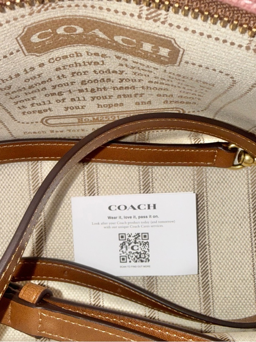 COACH Taxi Tote 21 in Pink Sable - CCD94 - Picture 10 of 12